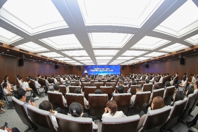 bevictor伟德官网集团举行立异生长研究院揭牌暨立异项目签约仪式