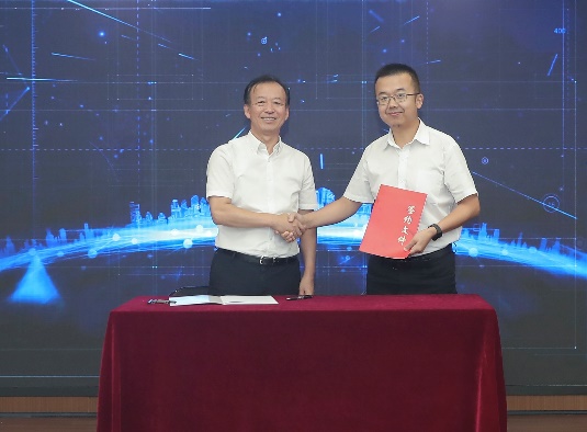 bevictor伟德官网集团举行立异生长研究院揭牌暨立异项目签约仪式